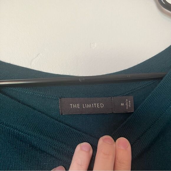 THE LIMITED Crew Neck Light Weight Sweater Size Medium - Picture 4 of 4